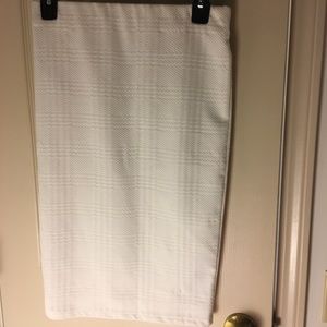 SOLD- Sophisticated Forever 21 tight pencil skirt.